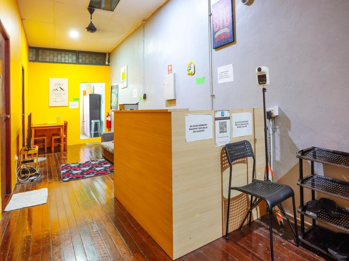Spot On 90610 Loft Waterfront Kuching Exterior foto
