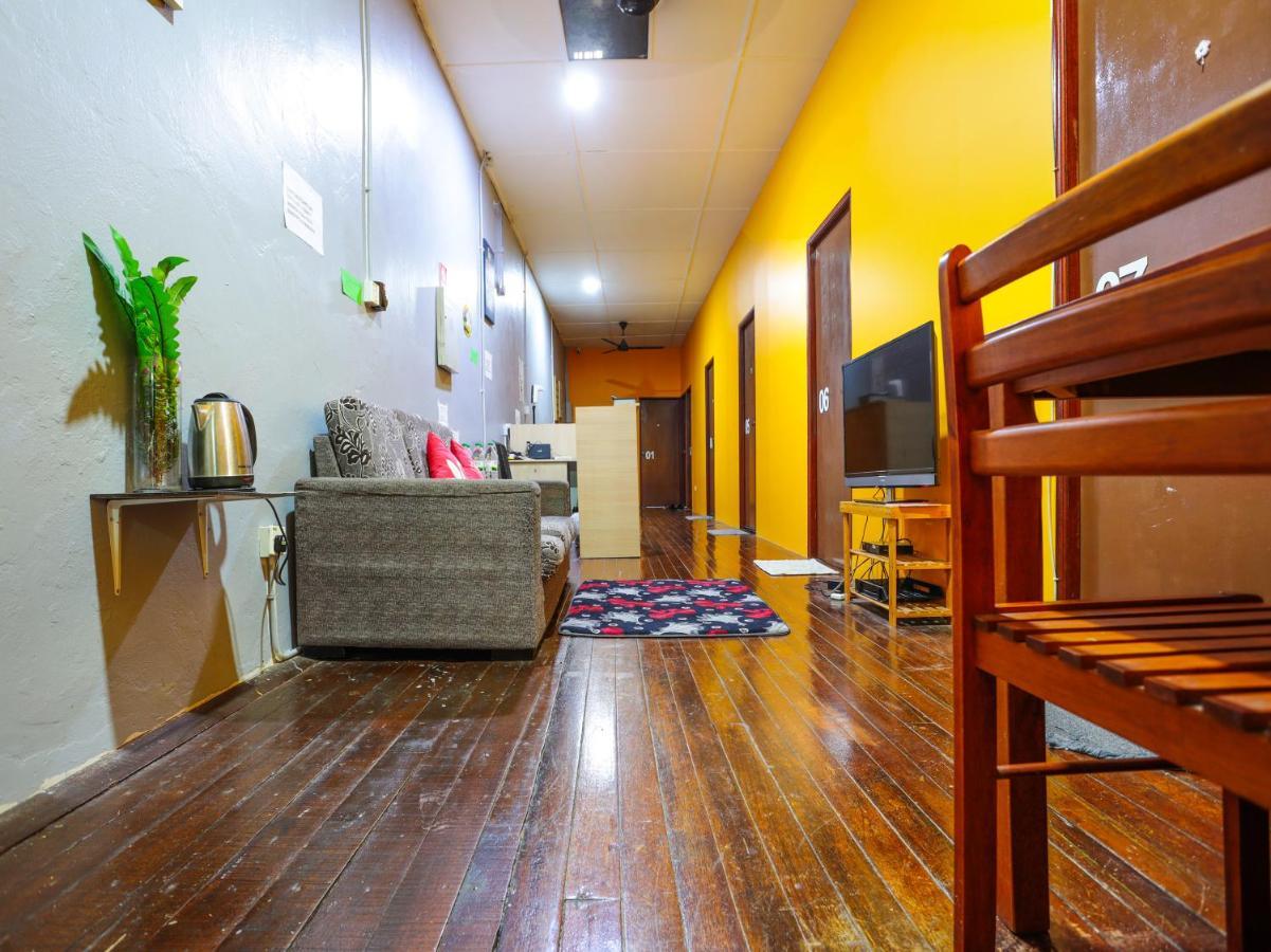 Spot On 90610 Loft Waterfront Kuching Exterior foto