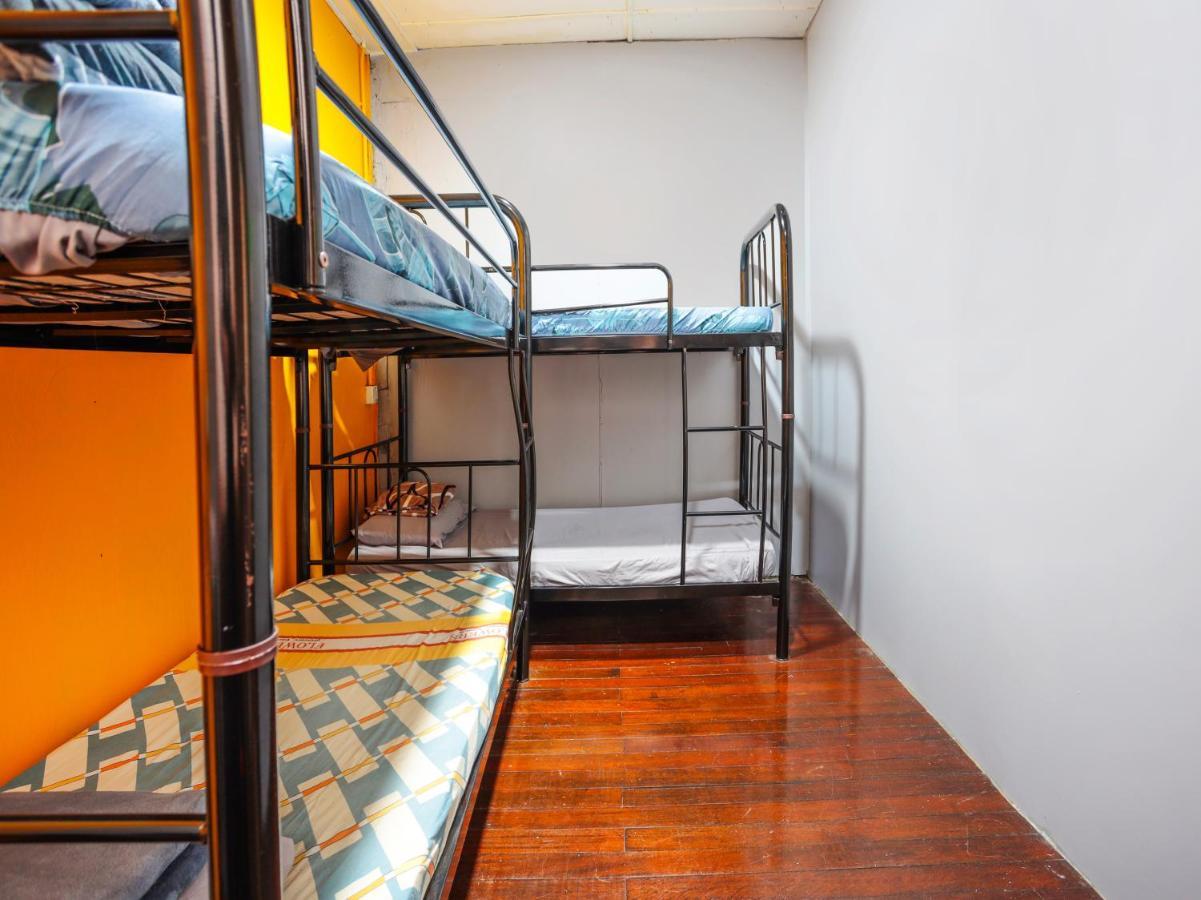 Spot On 90610 Loft Waterfront Kuching Exterior foto